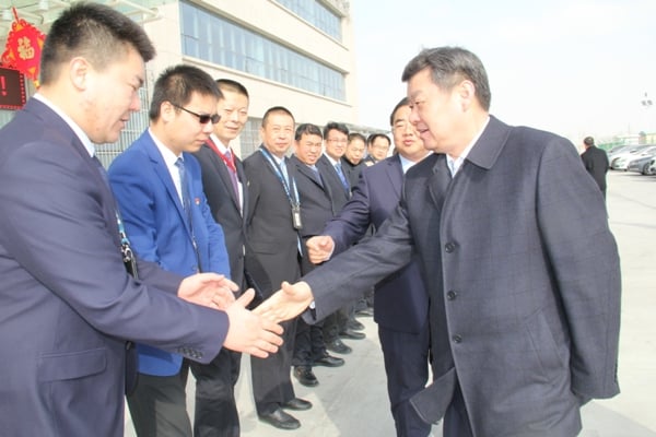 馬總慰問(wèn)庫(kù)爾勒機(jī)場(chǎng).jpg