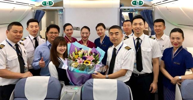 波音787首次執(zhí)行臺(tái)北航線，機(jī)組合影。.jpg