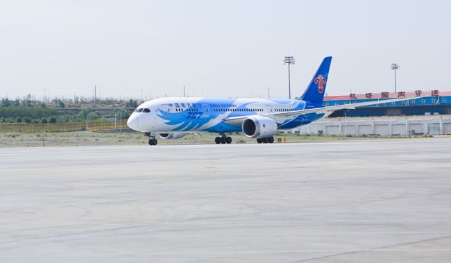 南航在疆投入4架波音787客機(jī)，助力新疆旺季運(yùn)輸。-張思維.jpg