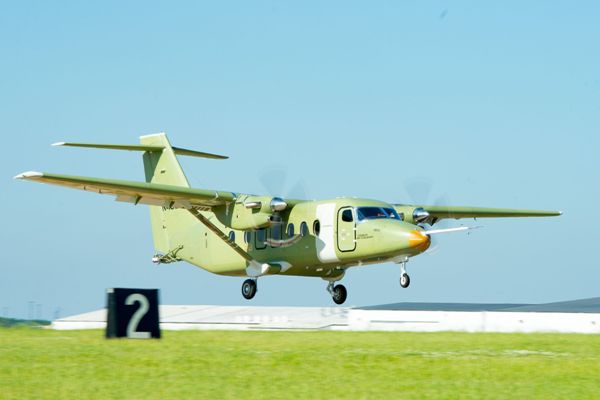 賽斯納408空中快車首飛_01.jpg