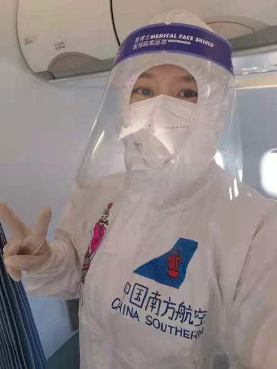 穿上心愛的“大白”.jpg