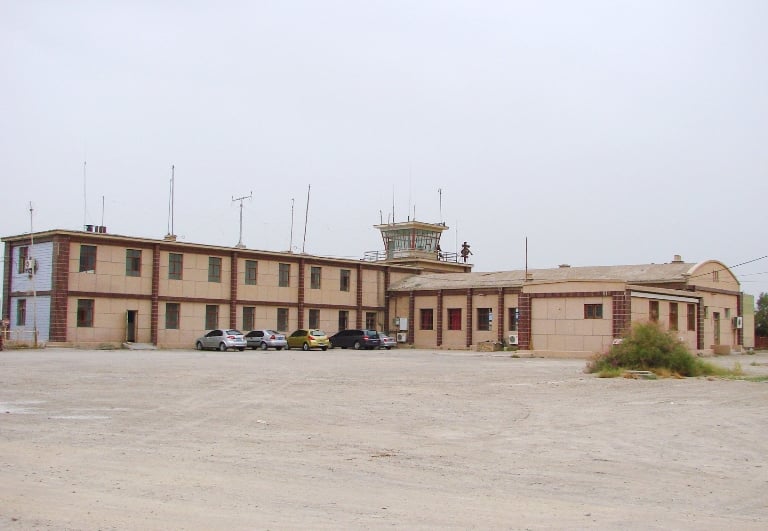 1、庫爾勒機場 老機場候機樓及辦公室側視圖.JPG