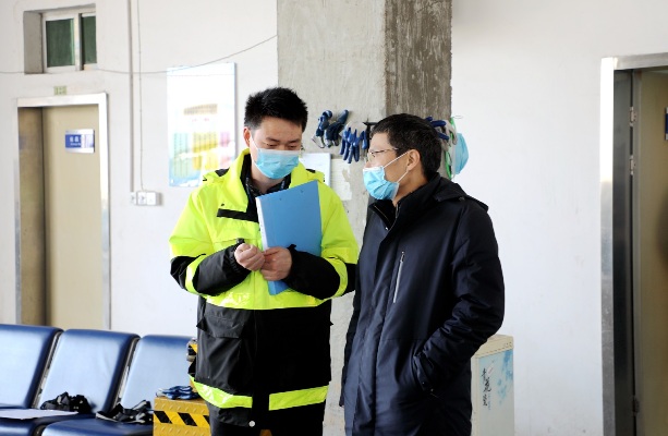 景德鎮(zhèn)機場分公司黨委檢查督導(dǎo)疫情防控工作.JPG