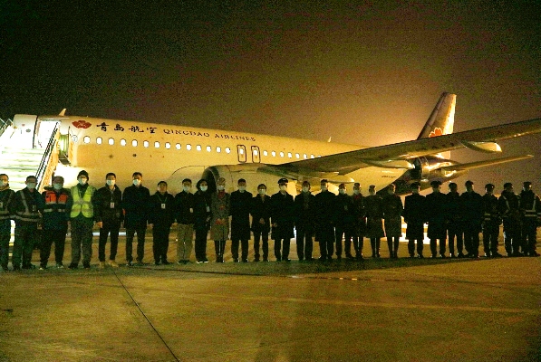 除夕夜迎接機組凱旋.jpg