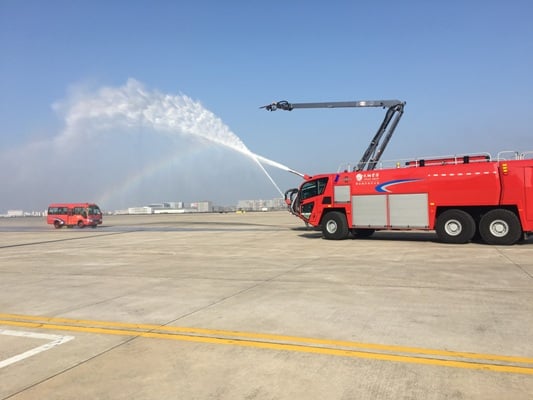 兩車出水滅火.JPG